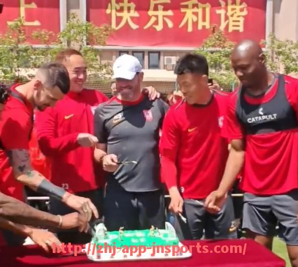 江南体育APP下载-世俱杯历史最佳阵容评选及球员介绍